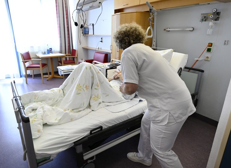 In den Krankenhäusern befinden sich rund 100 Patienten, die eigentlich entlassen werden könnten. APA