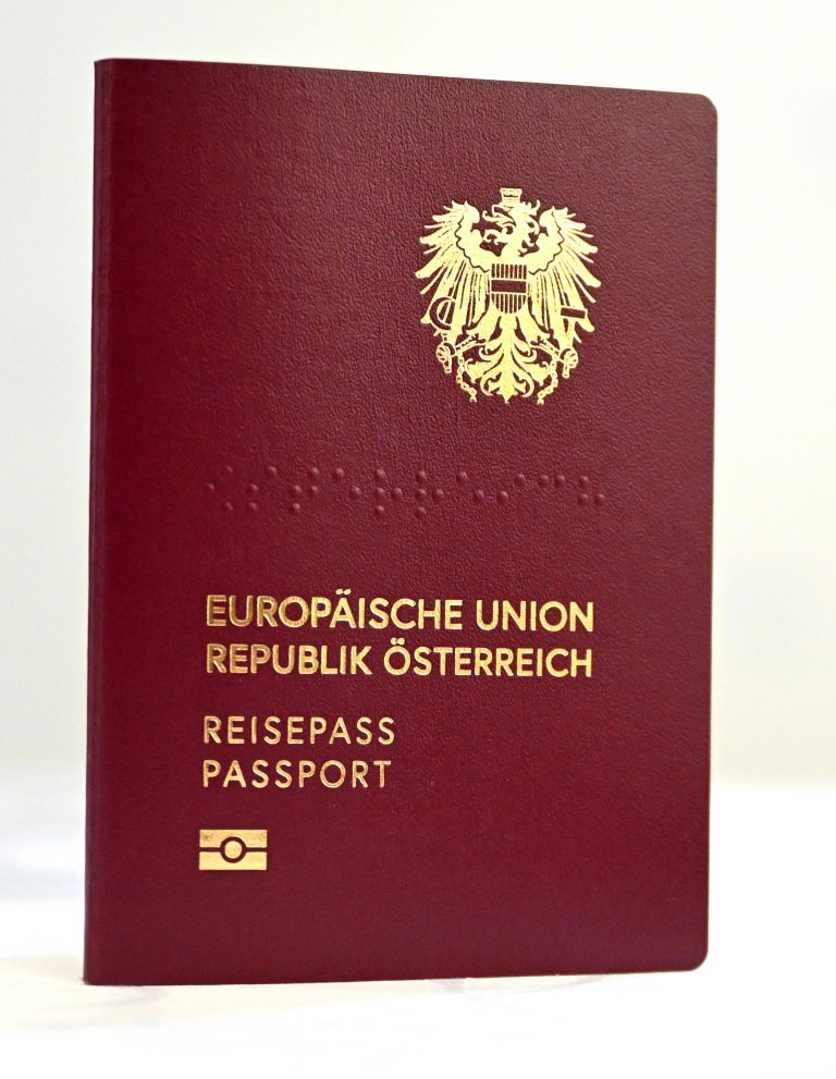 So soll der neue Reisepass aussehen. <span class="copyright">APA/Fohringer</span>
