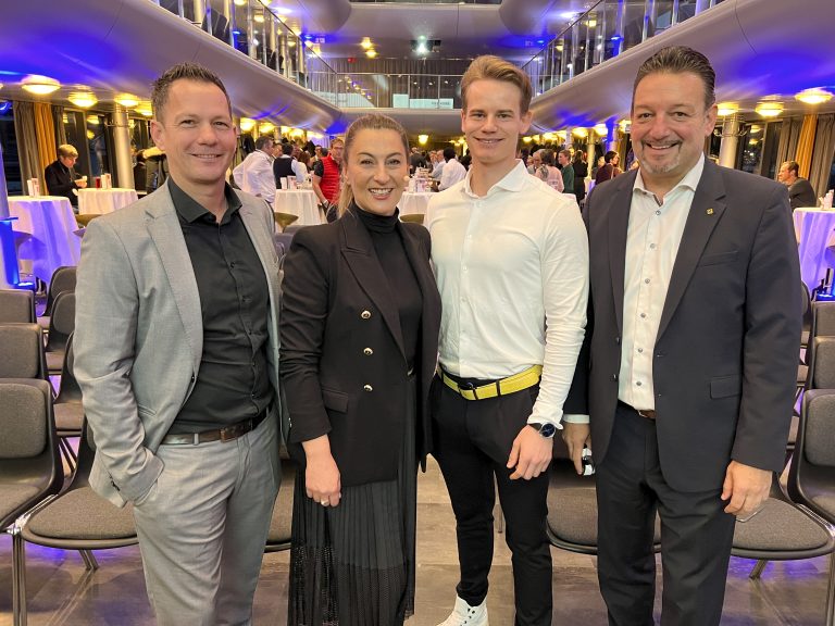 Brachten KI näher: Robert S. Salant, Rednerin Katrin-Cécile Ziegler, Nicolai Rupp und Manfred Miglar. Franc