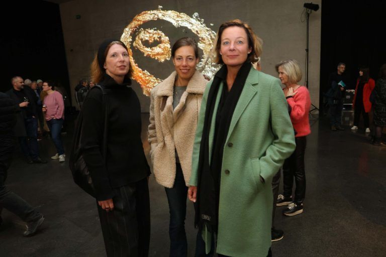 Cornelia Lund (Fluctuating images, Berlin), Ursula Ströbele (Hochschule für Bildende Künste, Braunschweig) und Ute Stuffer (Kunstmuseum Ravensburg).