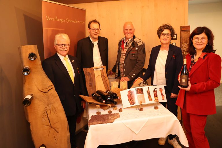 VSOV-Präsident Willi Hirsch, Hotelier Christoph Lorünser, Holz-Kunsthandwerker Eberhard Stimpel, Christine Bauer (Montafoner Hof) und Winzerin Birgit Braunstein. <span class="copyright">Franc</span>