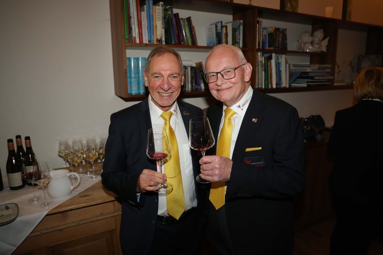 KR Josef Vonach und Bernd Schwarz.