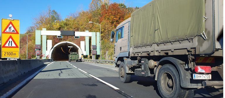 Auf dem Straßennetz geht es von den Garnisonsorten in Ostösterreich nach Salzburg. <span class="copyright">Bundesheer</span>