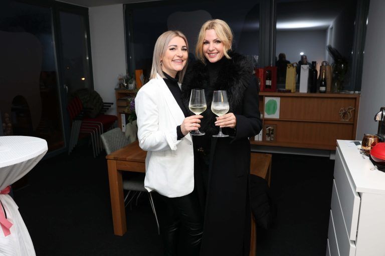 Janine Hehle und Tanja Nachbaur von Antenne Vorarlberg.