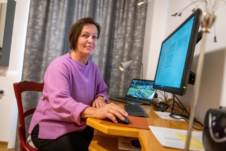 Seit fünf Jahren schreibt Ulrike Winkler Lebensgeschichten. <span class="copyright">Alle Bilder: VN/Rhomberg</span>