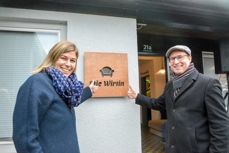 Nadine Peschl und Mathias Blaser (beide ÖVP) kamen zur Eröffnung.