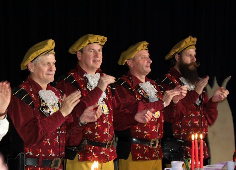 Nach dem offiziellen Teil wird DJ HONZZ die Faschingsstimmung in der Leiblachtalsaalbar entfachen.