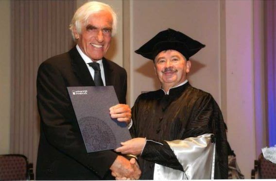 Geringer bei der Sponsionsfeier im Oktober 2018. Der Seniorstudent absolvierte das Studium in der Mindeststudienzeit.