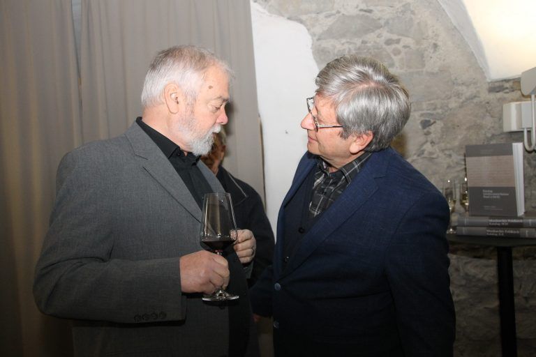 Manfred Getzner und Stadtarchivar Christof Volaucnik.