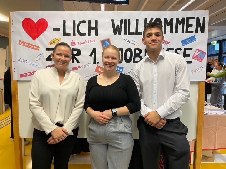 Michelle Jussel, Helga Weinzierl und Jacob Müller planten die Jobmesse an der HAK Feldkirch.