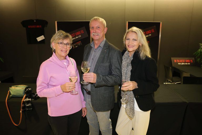 Helga und Albert Lässer mit Rita Blum-Schenkenbach.