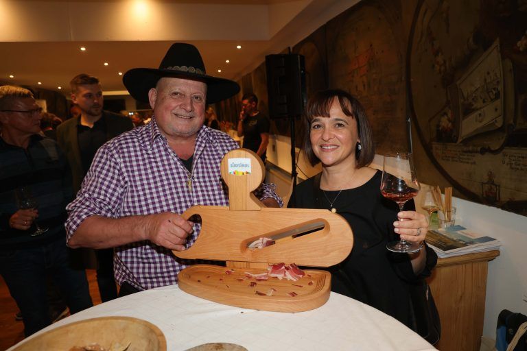 Heinrich Holler und Jenny Özlem.
