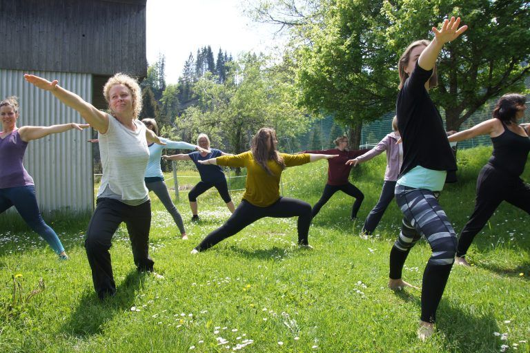 Die dynamische Frastanzerin bietet in ihrem Programm unter anderem auch Hatha-Yoga an. BI