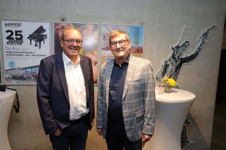 Sparkasse-Marketingchef Arno Sprenger und Wolfgang Maurer (Verein allerArt).