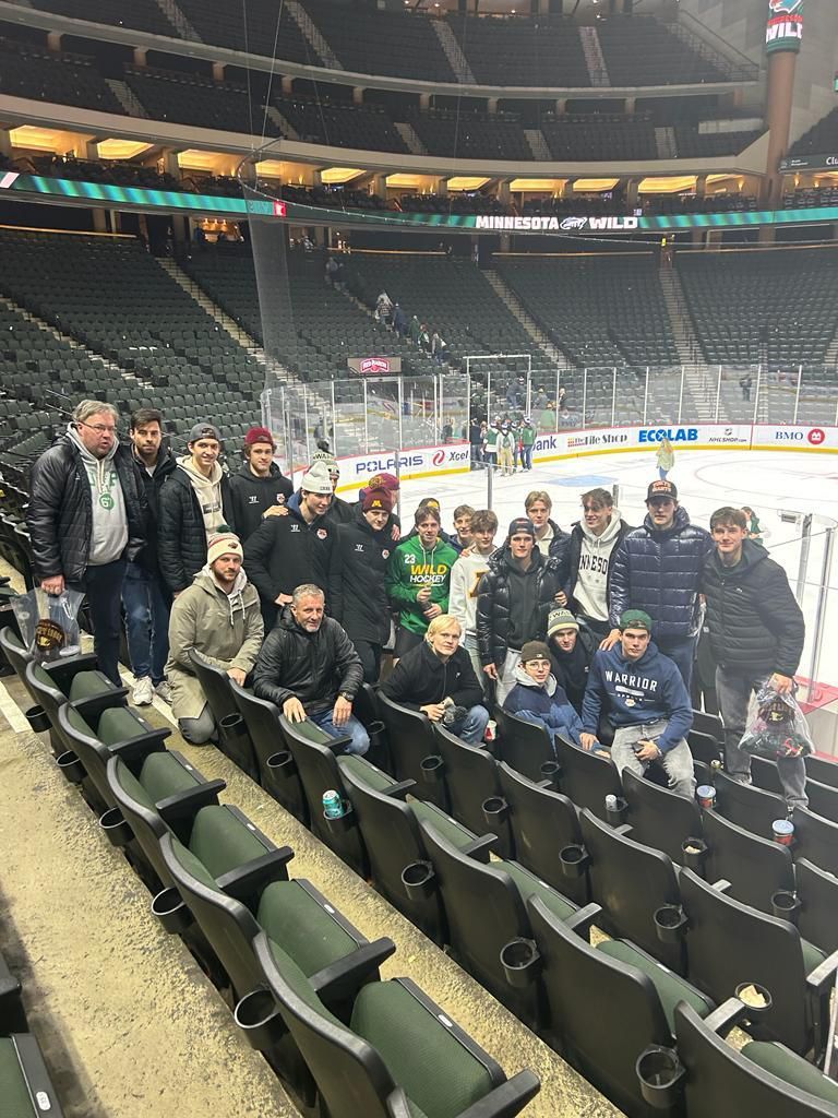 Nach dem Spiel stand Marco Rossi im Xcel Center der U-20-Mannschaft von RB Salzburg mit den beiden Feldkirchern Luca Kogler und Adrian Gesson Rede und Antwort. <span class="copyright">VN</span>