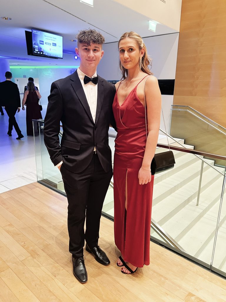 Stefanie Jankovic kam mit Vladan Stanojevic ins Festspielhaus.