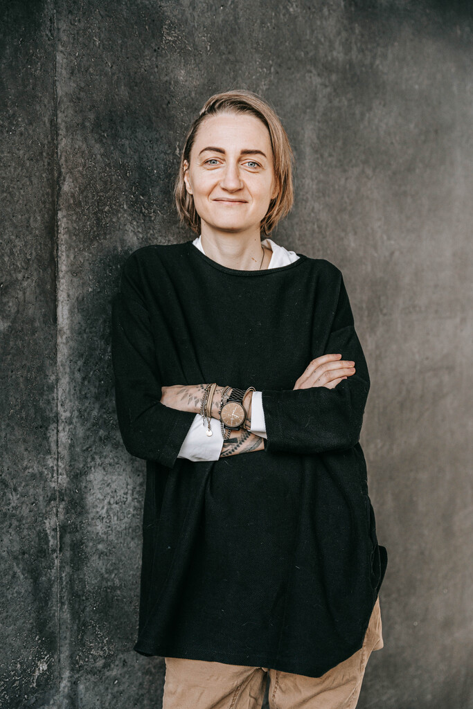 Anita Lehner, auch bekannt unter dem Namen „gschtrub“, ist eine Illustratorin aus dem Bregenzerwald.