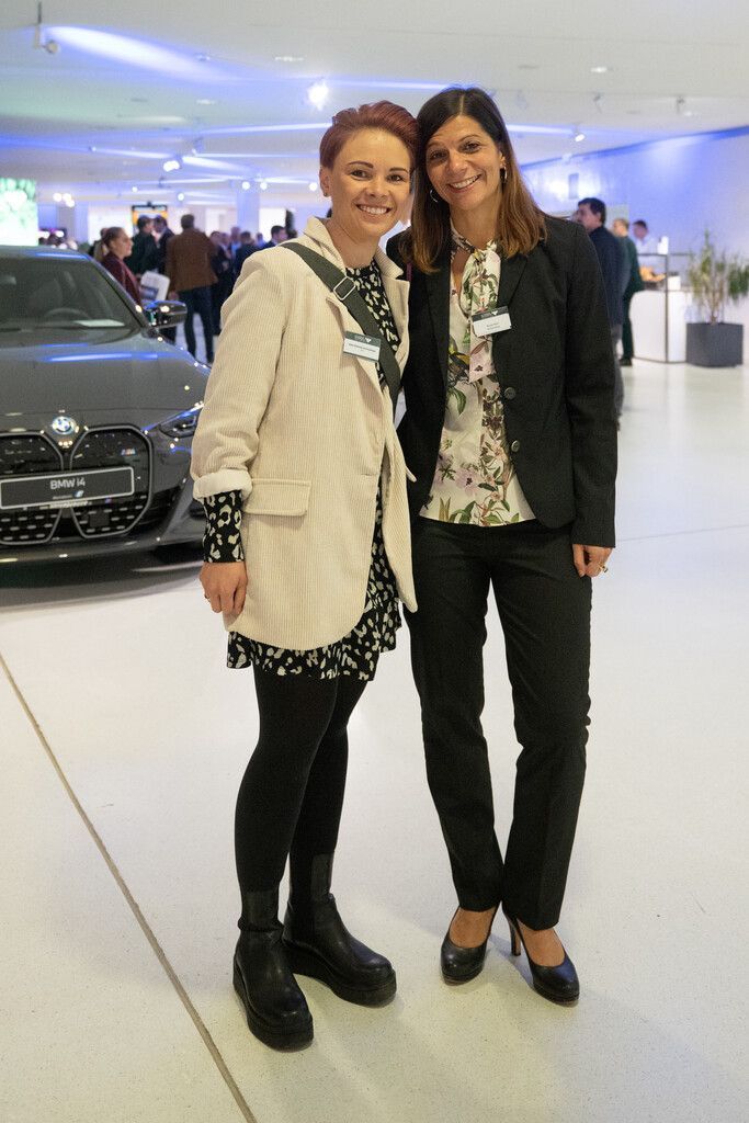 Anna Schwendinger und Marina Natter (FHV).