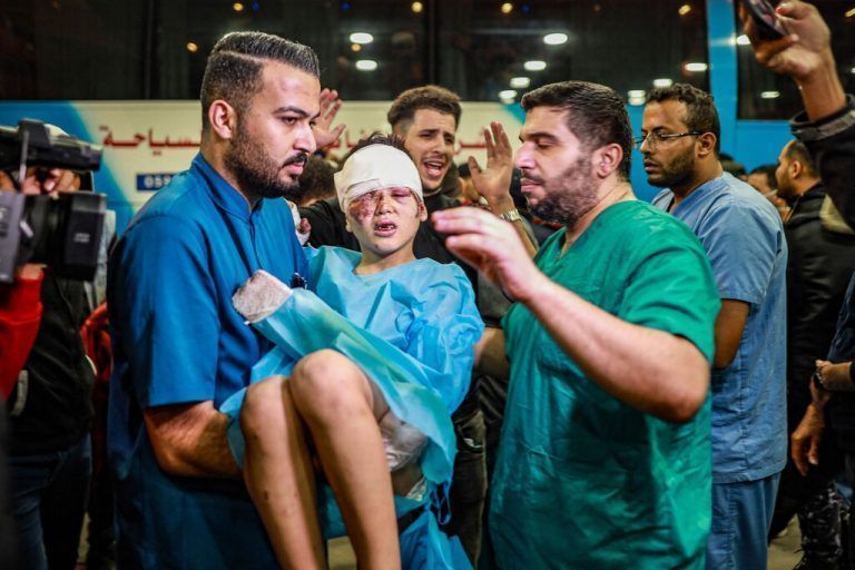 Aus einem Krankenhaus im nördlichen Teil des Gazastreifens wurden laut Hamas 200 Menschen evakuiert. afp