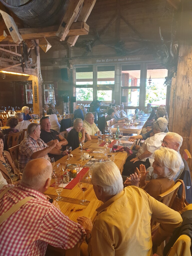 Eingesendet. Vereinsnachrichten aus dem Bezirk