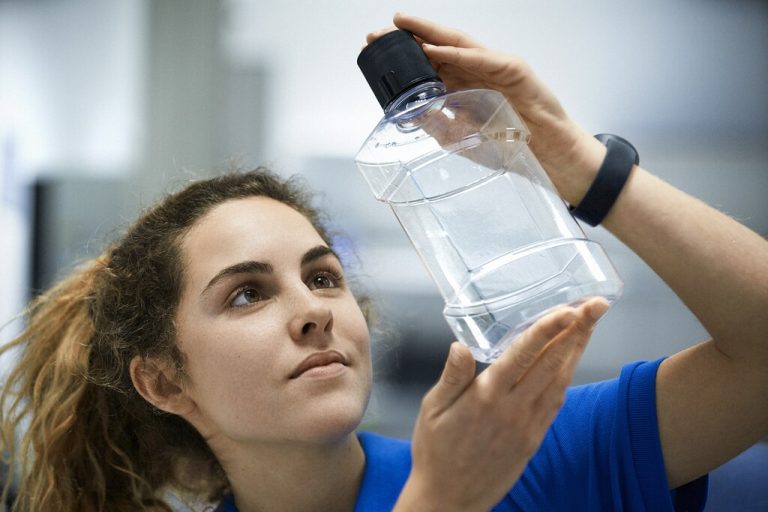 Beim Mentoring profitieren Studierende von der begleiteten fachlichen und persönlichen Weiterentwicklung.Alpla