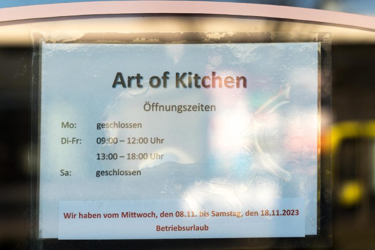 Betriebsurlaub (siehe Bild) mündete in eine endgültige Schließung. VN/DS