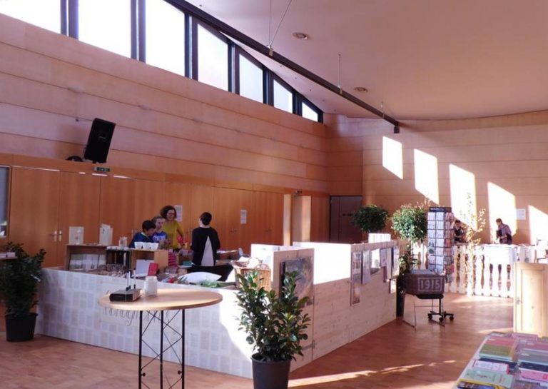 Der J.J. Ender-Saal verwandelt sich auch am Wochenende wieder in eine große Buchhandlung. <span class="copyright">MIMA</span>