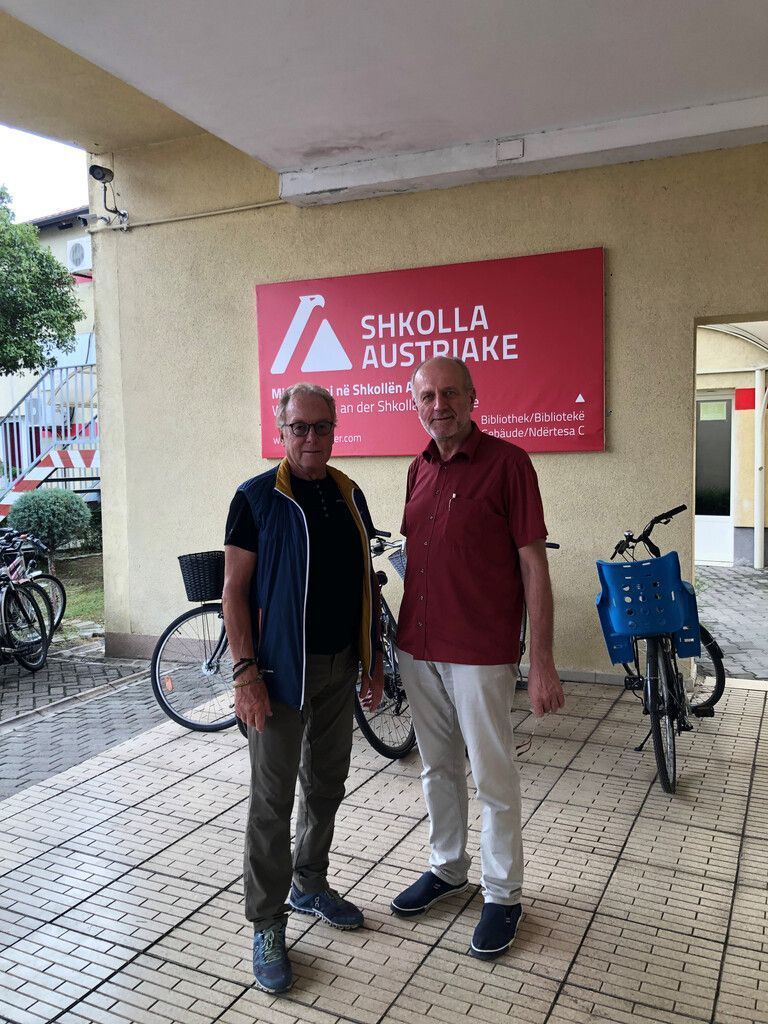 Cousins unter sich: Reinhard Mohr (l.) stattete Karl Mohr einen Besuch an dessen neuer Wirkungsstätte ab.