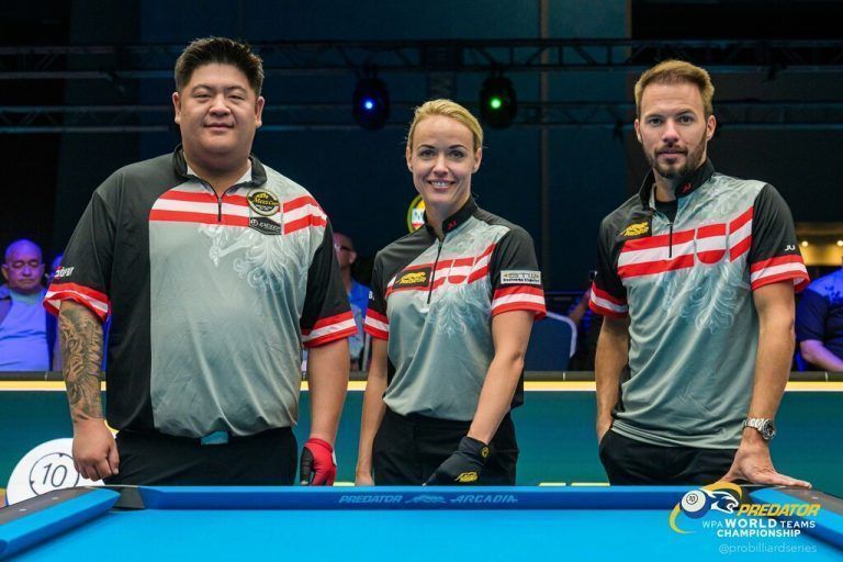 Das Trio Mario He, Jasmin und Albin Ouschan (v. l.) holte bei den WPA Wolrd Teams Championships im 10er-Ball die Bronzemedaille. 
              
              probilliardseries