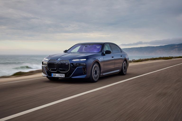 Der neue Siebener ist eine Chauffeurs-Limousine, die trotz ihrer Größe auch beim Selbstfahren Freude macht. Werk