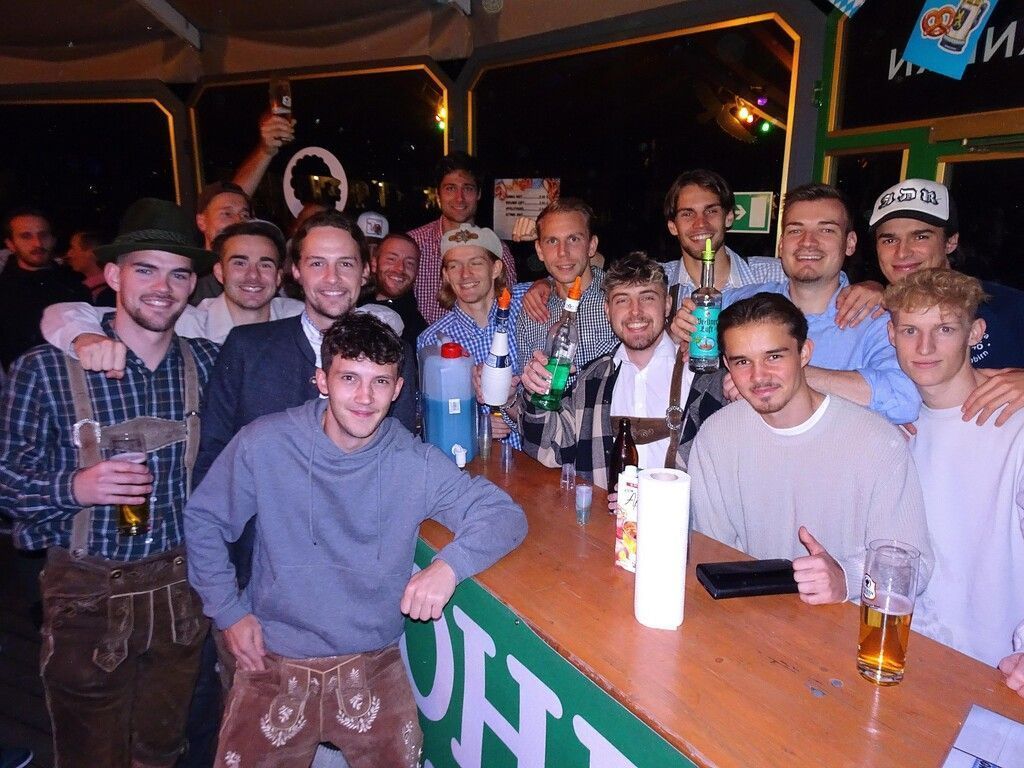 Große Oktoberfestsause zum Fußball-Finale