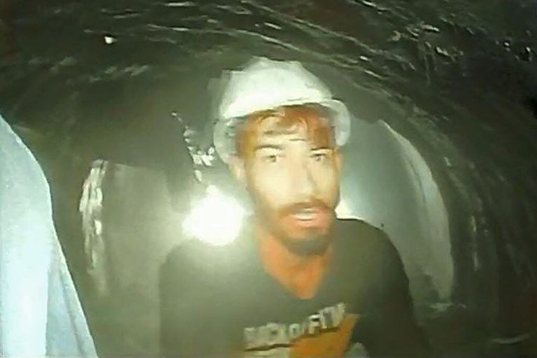 Die Arbeiter sind wohlauf, wie die Videoaufnahmen zeigen. ap