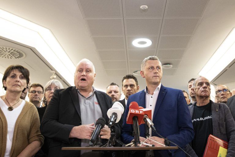 Die Arbeitnehmervertreter kündigten gestern Abend eintägige Streiks in 200 Betrieben an. APA
