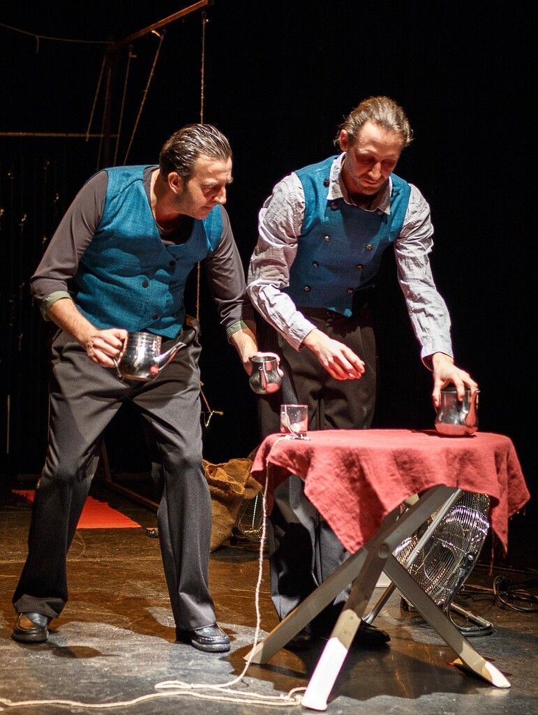 Zirkus- und Objekttheatershow