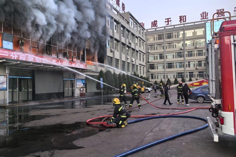 Die Brandursache ist noch Gegenstand der Ermittlungen. AP