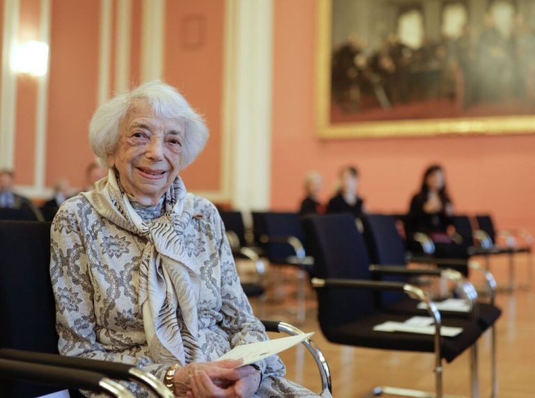 Die Holocaust-Überlebende Margot Friedländer – hier fotografiert im April – feiert ihren 102. Geburtstag. Zahlreiche Politikerinnen und Politiker gratulieren. AFp