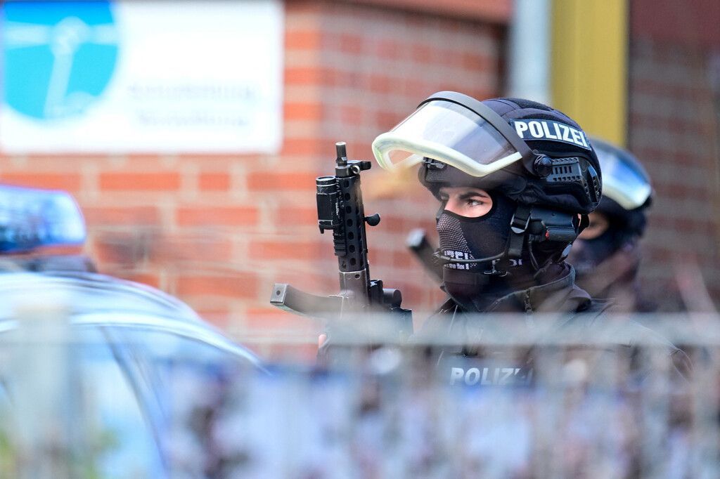 Lehrerin mit Waffe bedroht