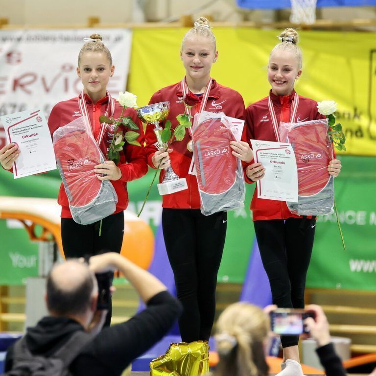 Die Top-3 in der Jugendstufe 1 der Mädchen (v. l.): Leonie Gschliesser, Mia Bohle und Ella Rief.