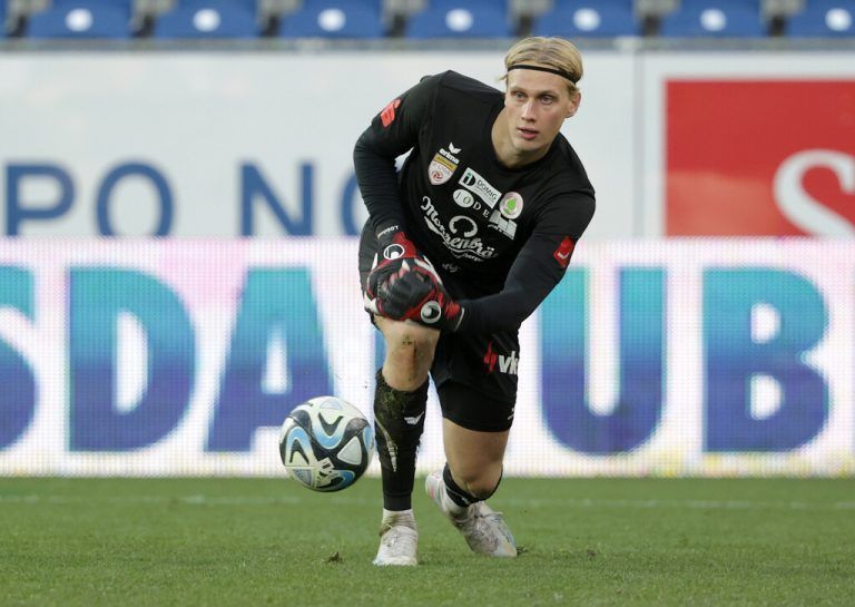 Dornbirns Keeper Jakob Odehnal bekommt es mit ordentlich Offensivpower zu tun.Gepa
