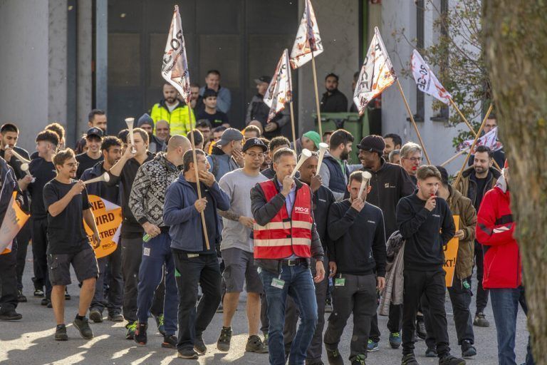 Metaller-KV: Mit Warnstreiks Arbeitnehmer-Forderungen unterstreichen. »D1