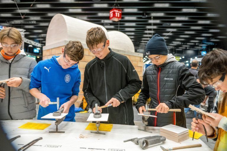 Schüler stürmen Ausbildungsmesse i
