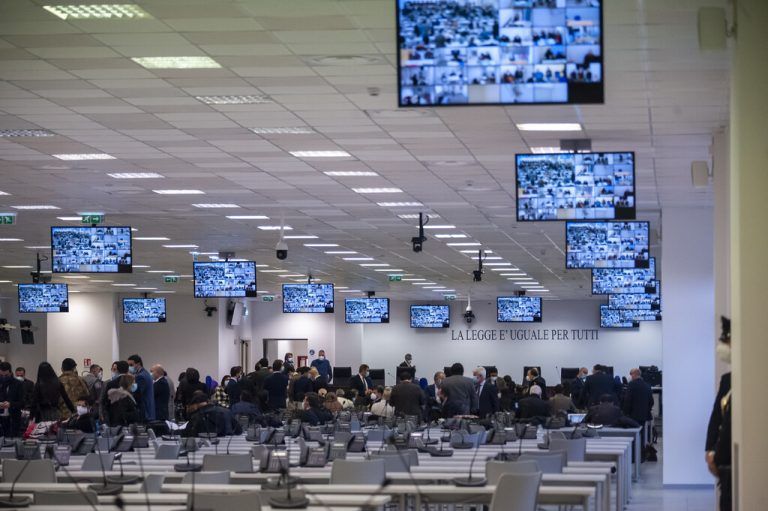 Für den Mammutprozess wurde ein Callcenter zu einem Hochsicherheits-Gerichtssaal um­gebaut. ap