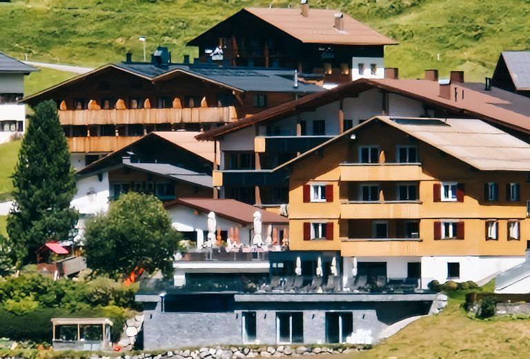 Das Damülser Traditionshotel hat sich gerade in jüngster Zeit durch mehrere Ausbau- und Modernisierungsschritte sehr positiv entwickelt.