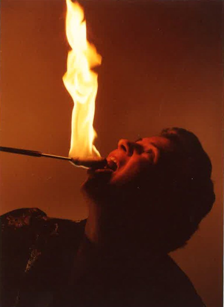 Roberto Kalin ist neunfacher Feuerschluckweltmeister. 1981 sicherte er sich seinen ersten Eintrag im Guinness-Buch der Rekorde. <span class="copyright">Kalin</span>