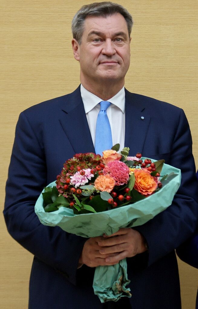 Markus Söder wurde erneut zum bayerischen Ministerpräsidenten gewählt. Der CSU-Chef erhielt im Landtag in München die notwendige Mehrheit der Stimmen. Reuters