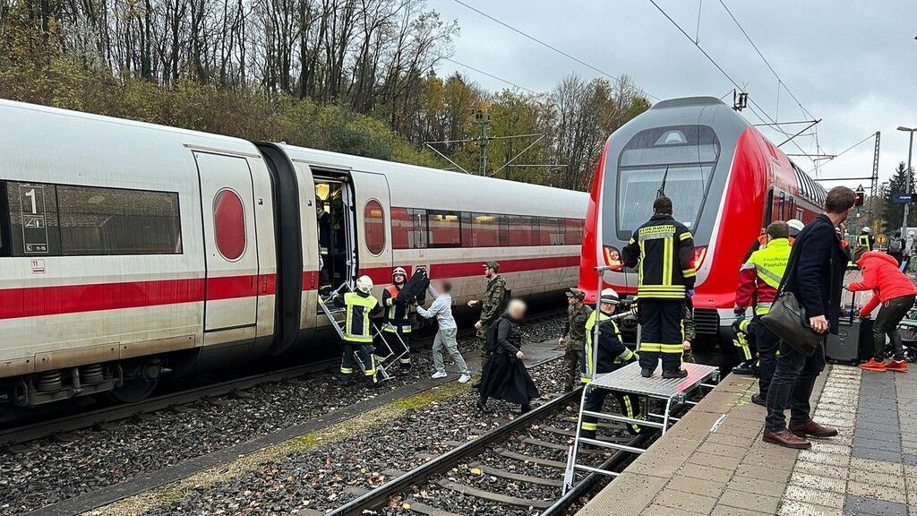 Unfall zwischen ICE und Regionalzug