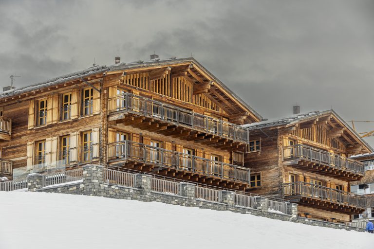 Die Vorarlberger Hypo Bank hat sich im April zwei Pfandrechte mit insgesamt 20 Millionen Euro auf die Luxusherberge Chalet N in Lech eintragen lassen. <span class="copyright">VN/Paulitsch</span>