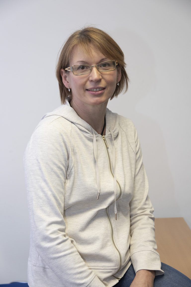 Iryna Okhremenko ist unermüdlich für die die ukrainische Community im Einsatz. Sie ist mit ihren zwei Kindern und ihrer kranken Mutter in Vorarlberg. 