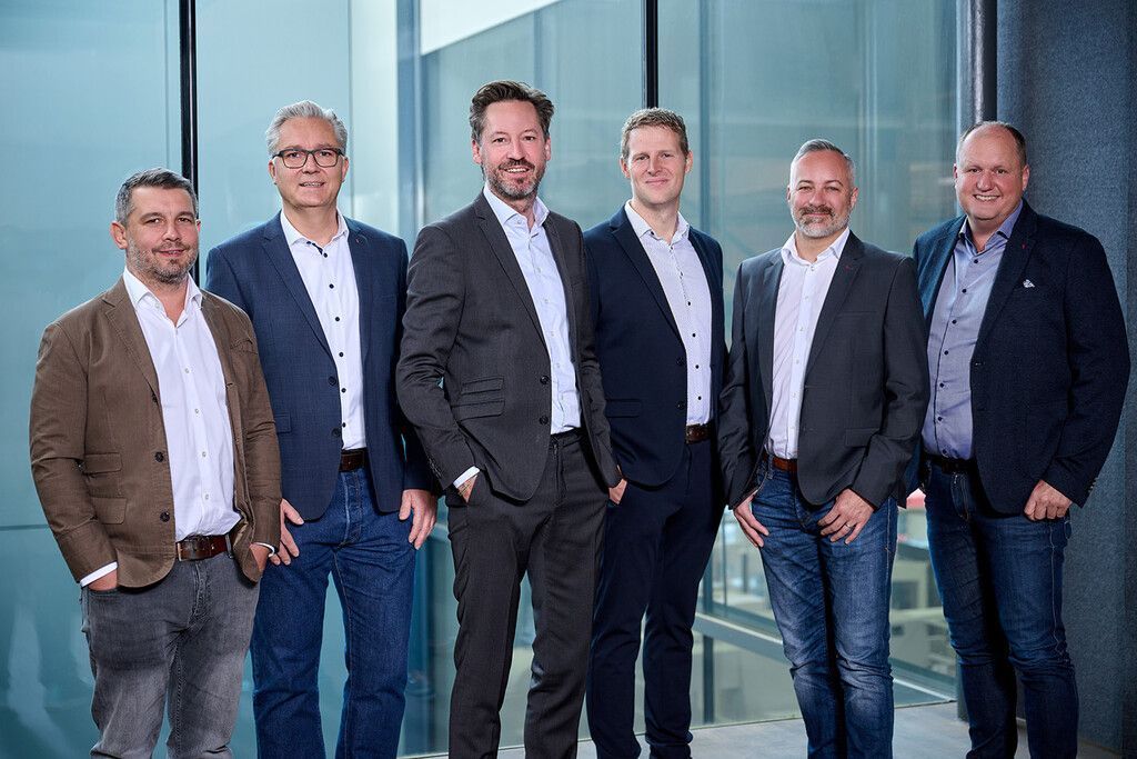 Gruppe mit eigenständigen Töchtern