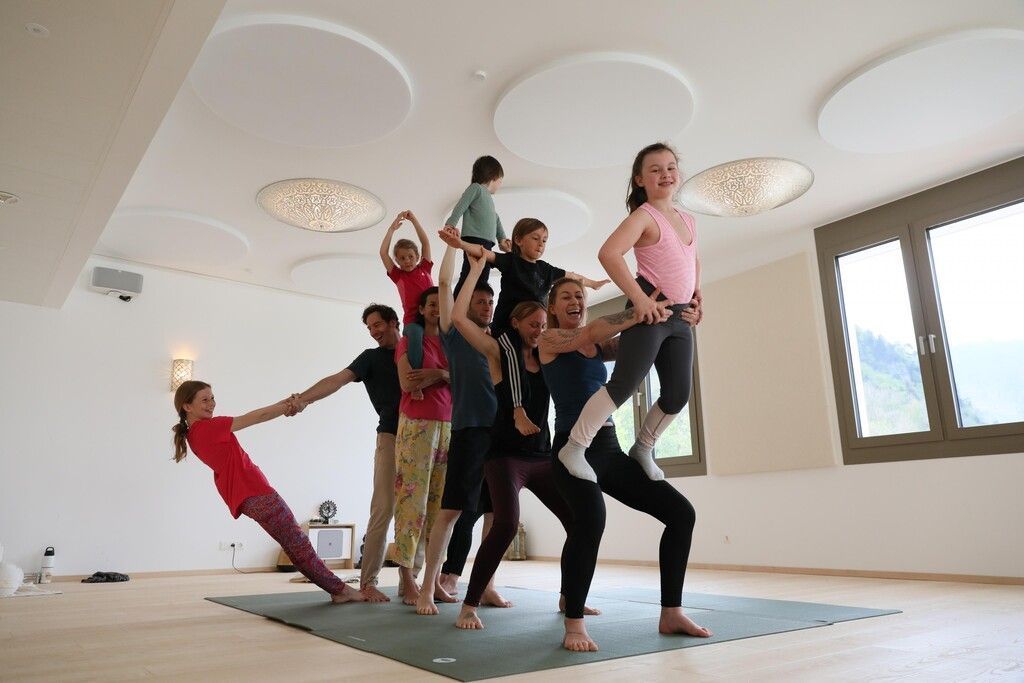 Eltern- und Kind/er Akrobatik-Workshop
